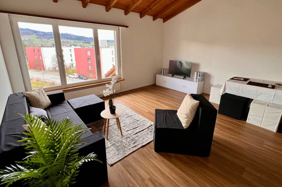 Dachwohnung in Reinach nach der Erneuerung